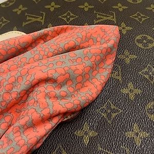 Meet your Posher, Dee